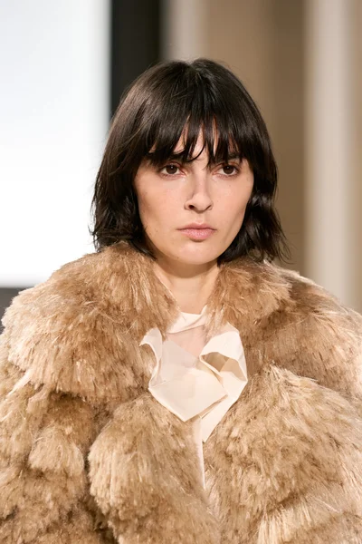 Look 106